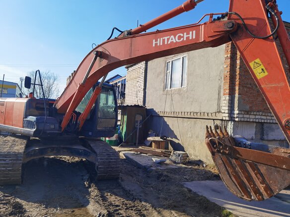 2012 Hitachi ZX200, оранжевый, 4500000 рублей