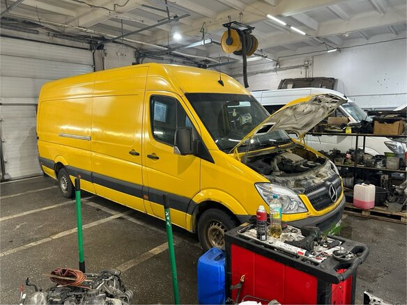 2006 Mercedes-Benz Sprinter, жёлтый, 1300000 рублей - вид 6