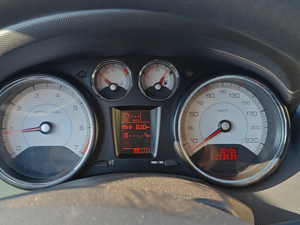 2012 Peugeot 408 I, серый, 550000 рублей - вид 16