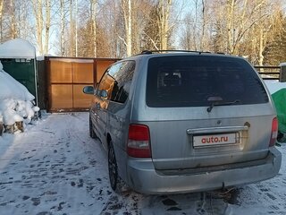 2004 Kia Carnival I Рестайлинг, серебристый, 550000 рублей, вид 4