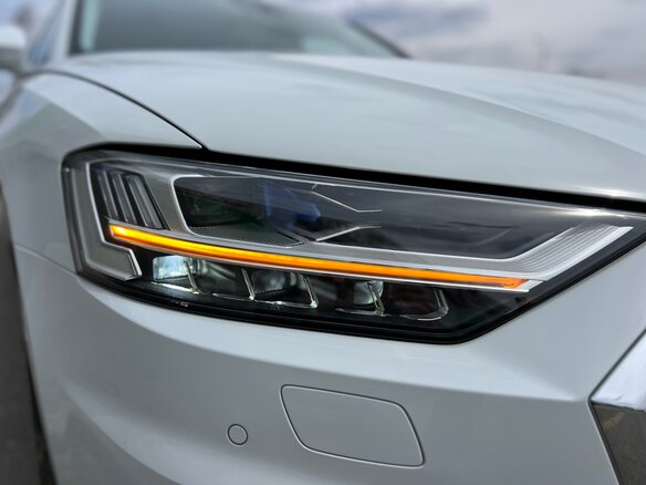 2018 Audi A8 Long 60 TFSI IV (D5), белый, 6888888 рублей - вид 17