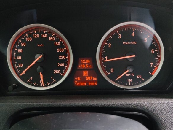 2013 BMW X6 35i I (E71) Рестайлинг, белый, 2200000 рублей - вид 4