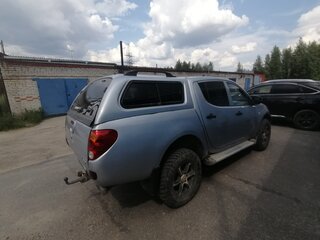 2010 Mitsubishi L200 IV, серебристый, 945000 рублей, вид 4