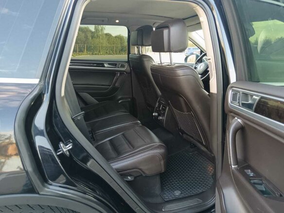 2011 Volkswagen Touareg II, чёрный, 1790000 рублей - вид 14