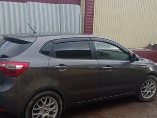 2013 Kia Rio 5-speed III, серый, 685000 рублей, вид 2