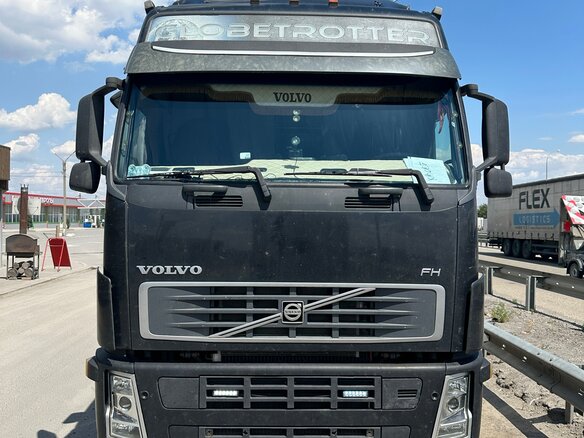 2008 Volvo FH, чёрный, 4000000 рублей - вид 1