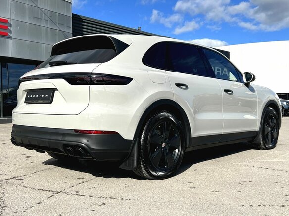 2021 Porsche Cayenne III, серый, 7390000 рублей - вид 17