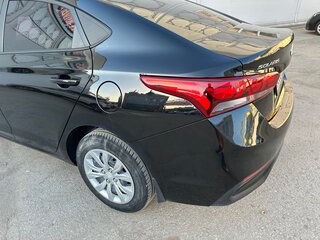2018 Hyundai Solaris II, чёрный, 1500000 рублей, вид 4