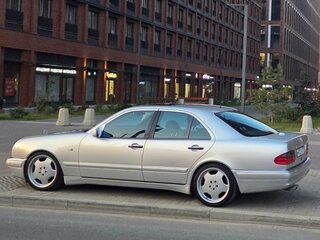 1997 Mercedes-Benz E-Класс AMG 50 AMG II (W210, S210), серебристый, 1200000 рублей, вид 3