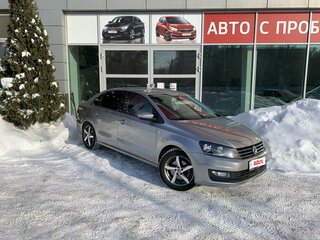 2017 Volkswagen Polo V Рестайлинг, серебристый, 1370000 рублей, вид 3