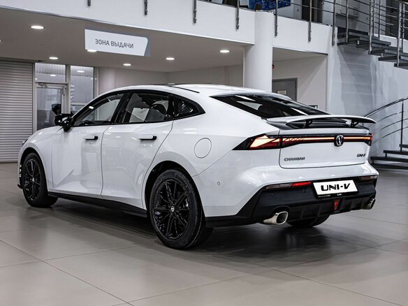 2024 Changan UNI-V I, белый - вид 1
