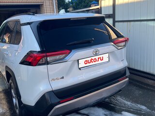 2021 Toyota RAV4 V (XA50), белый, 3700000 рублей, вид 2