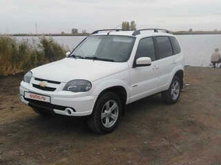 2016 Chevrolet Niva I Рестайлинг, белый, 880000 рублей, вид 1