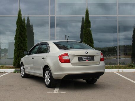 2015 Skoda Rapid I, бежевый, 940000 рублей, вид 4