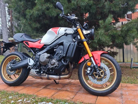 2026 Yamaha XSR900, белый, 1670000 рублей, вид 3