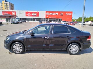 2018 Volkswagen Polo V Рестайлинг, чёрный, 1399900 рублей, вид 3