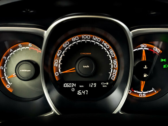 2018 Lada (ВАЗ) Vesta SW Cross I, оранжевый - вид 12
