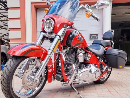 2011 Harley-Davidson CVO, красный, 2150000 рублей, вид 3