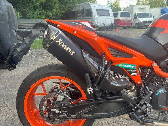 2022 KTM 890 Duke GP, оранжевый, 980000 рублей - вид 3
