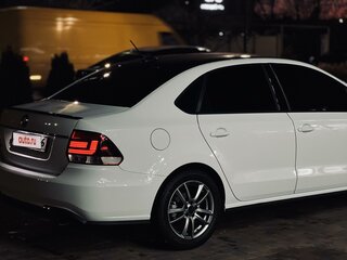 2018 Volkswagen Polo V Рестайлинг, белый, 1450000 рублей, вид 4