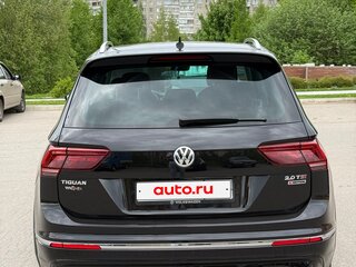 2017 Volkswagen Tiguan II, чёрный, 2650000 рублей, вид 5