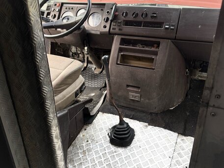 1992 Mercedes-Benz T2, оранжевый, 990000 рублей, вид 4