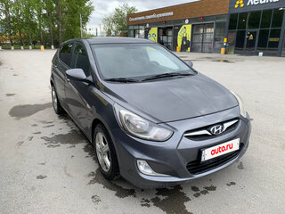 2012 Hyundai Solaris I, чёрный, 690000 рублей, вид 4