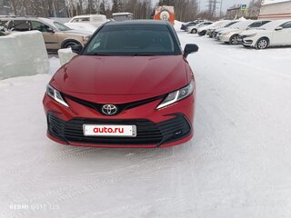 2021 Toyota Camry VIII (XV70) Рестайлинг, красный, 3742140 рублей, вид 5