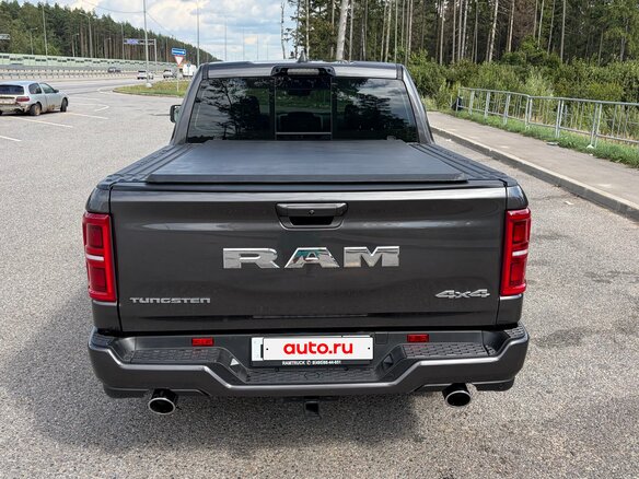 2025 Ram 1500 Crew Cab V Рестайлинг, серый, 9100000 рублей - вид 3