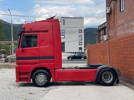 2002 Mercedes-Benz Actros, красный, 2100000 рублей, вид 4