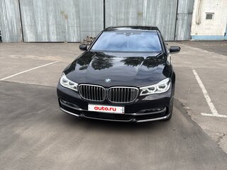 2017 BMW 7 серии Long M760Li xDrive VI (G11/G12), пурпурный, 7000000 рублей, вид 4
