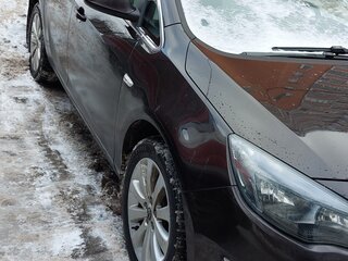 2014 Opel Astra J Рестайлинг, коричневый, 945000 рублей, вид 2