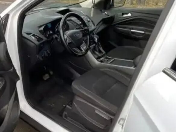2018 Ford Kuga II Рестайлинг, белый, 1900000 рублей - вид 12