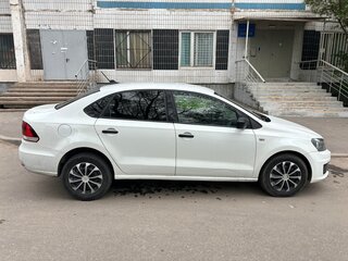 2018 Volkswagen Polo V Рестайлинг, белый, 330000 рублей, вид 2