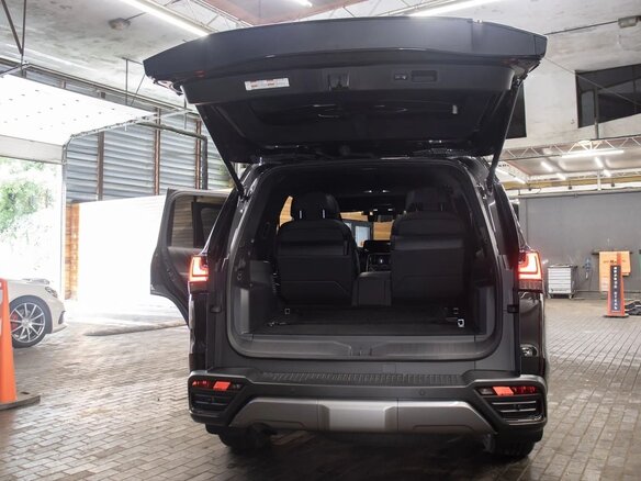 2025 Lexus LX 700h IV, чёрный, 22000000 рублей - вид 17