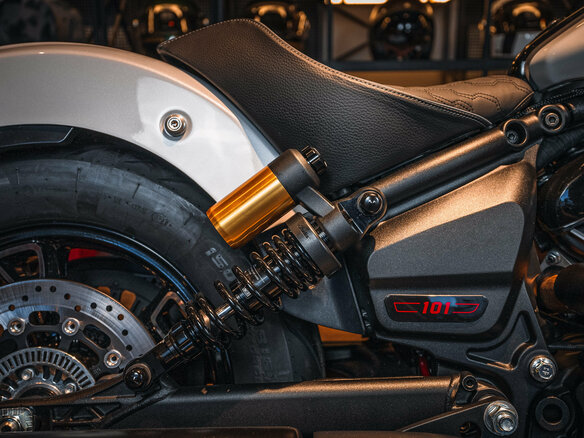 2025 Indian Scout, белый - вид 14