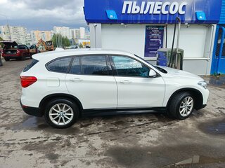 2019 BMW X1 18i sDrive II (F48), белый, 1700000 рублей, вид 2