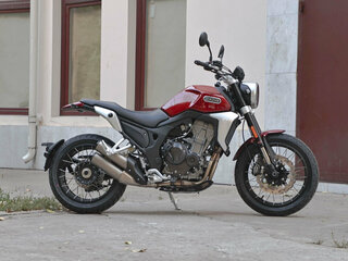 2024 Kove 500F Scrambler, чёрный, 524900 рублей, вид 5