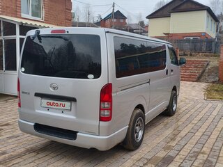 2015 Toyota HiAce H200 Рестайлинг, серебристый, 3550000 рублей, вид 5