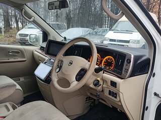 2005 Nissan Elgrand II (E51), белый, 950000 рублей, вид 5