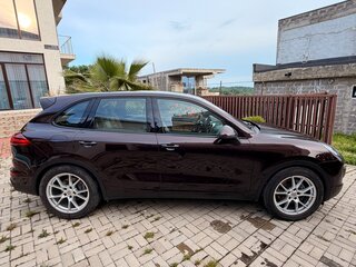 2016 Porsche Cayenne Diesel II Рестайлинг (958), коричневый, 3750000 рублей, вид 3