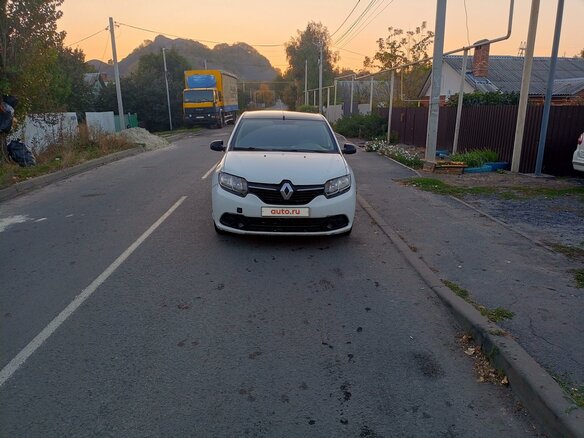 2014 Renault Logan II, белый, 410000 рублей