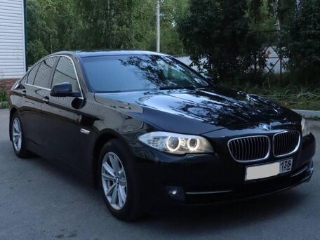 2013 BMW 5 серии 520i VI (F10/F11/F07), чёрный, 1700000 рублей, вид 1
