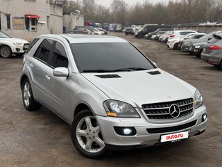2006 Mercedes-Benz M-Класс 500 II (W164), серебристый, 915000 рублей, вид 3