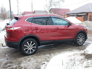 2014 Nissan Qashqai II, красный, 1550000 рублей, вид 2