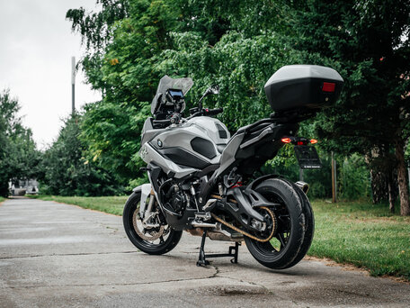 2021 BMW S 1000 XR, серый, 2000000 рублей, вид 3