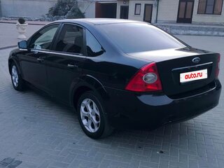 2010 Ford Focus II Рестайлинг, чёрный, 600000 рублей, вид 5