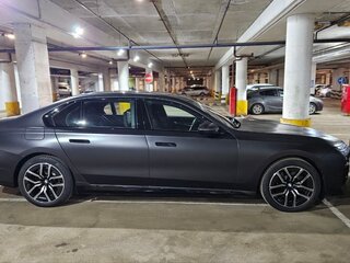 2023 BMW i7 xDrive60 I (G70), чёрный, 10900000 рублей, вид 5