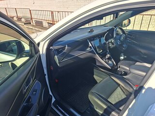 2018 Toyota Harrier III (XU60) Рестайлинг, белый, 3100000 рублей, вид 5