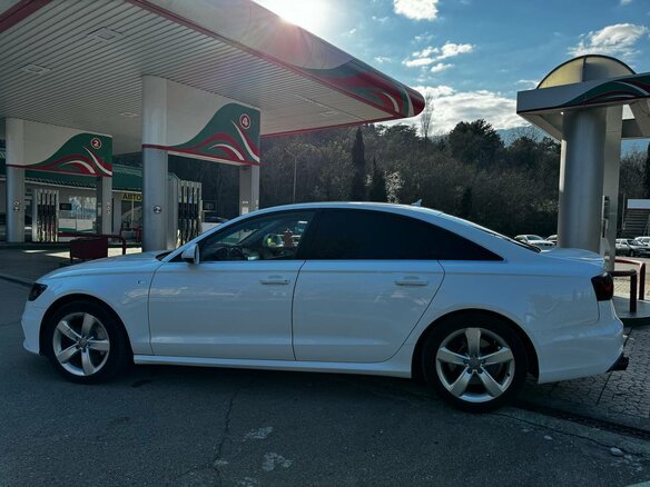 2011 Audi A6 IV (C7), белый, 1750000 рублей - вид 2